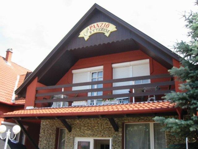 Gyal House | Csini Panzió Drinkbár