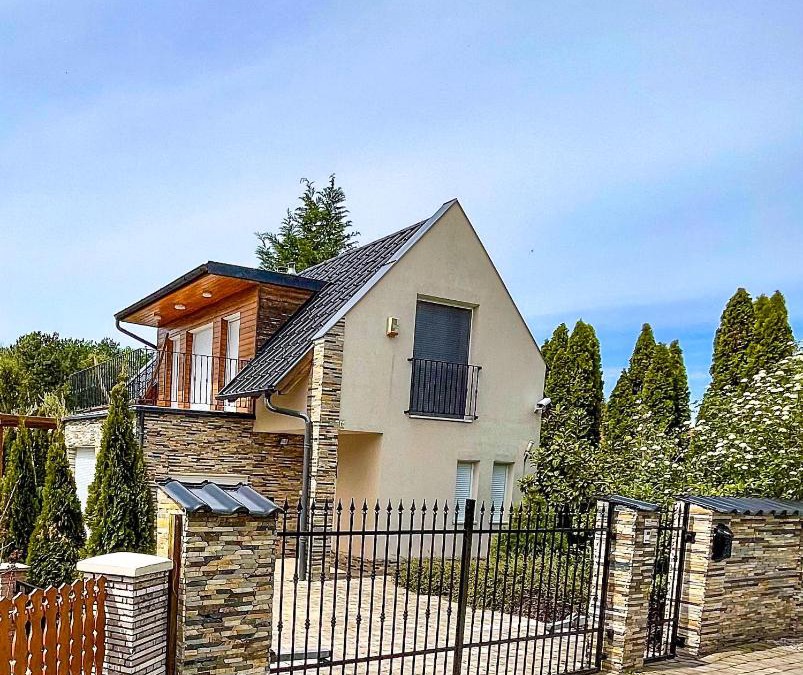 Balatonakarattya Villa | Csittényhegy Villa