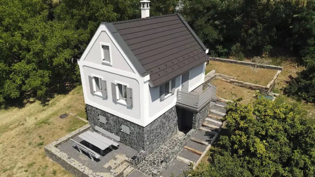 Gyulakeszi House | Csobánczi Mucurka