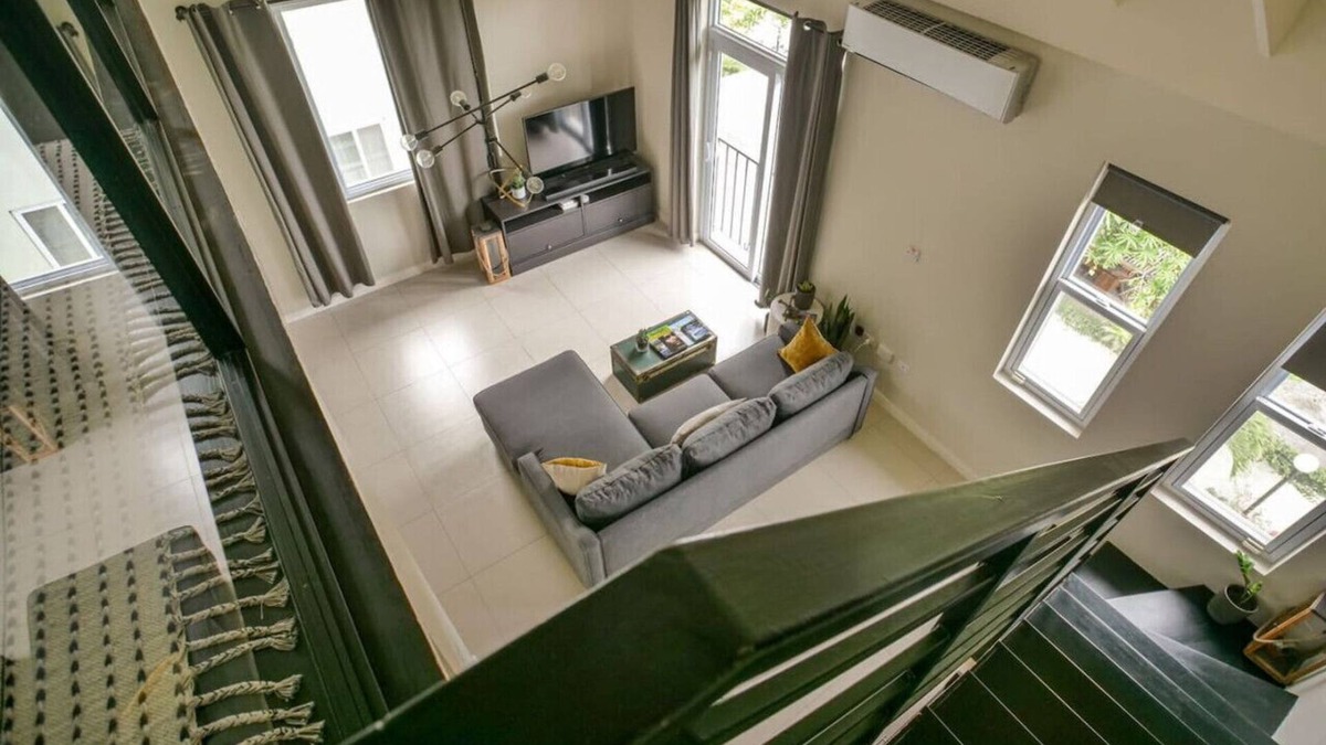 Saint Andrew Apartment | CTBH @ EI8HT [Glass Loft #25 & Penthouse #26]