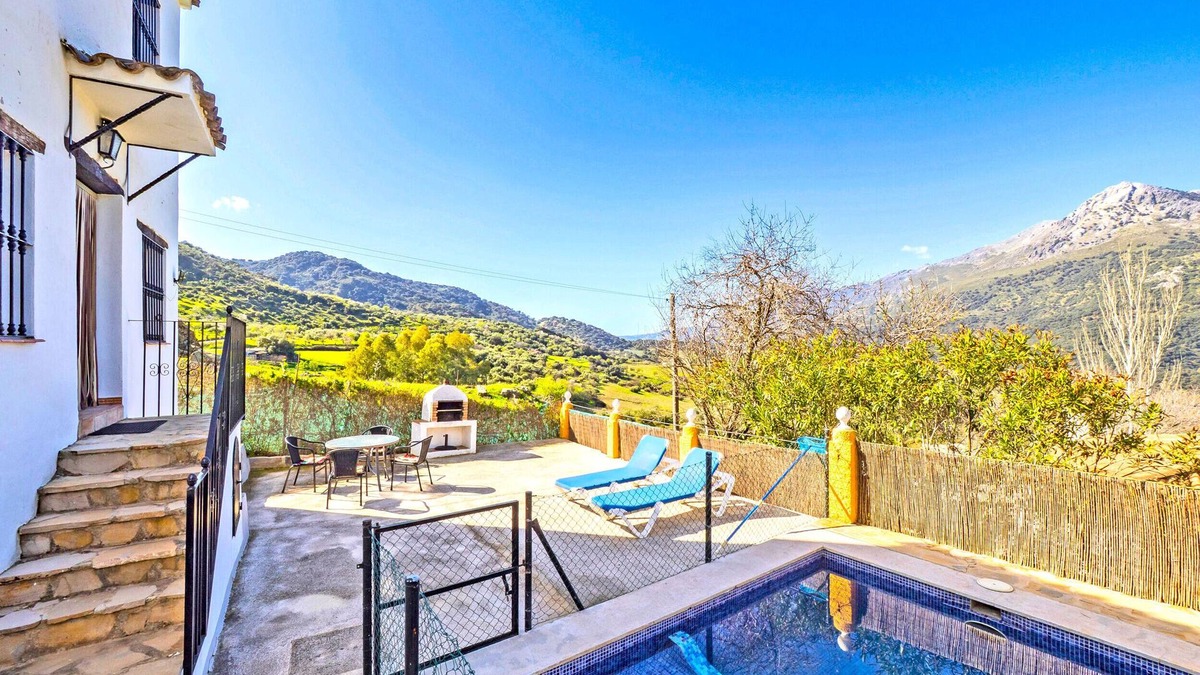 Jimera de Libar Cottage | Cubo's Casa Rural La Albahaca de Libar/private pool/free wifi/views
