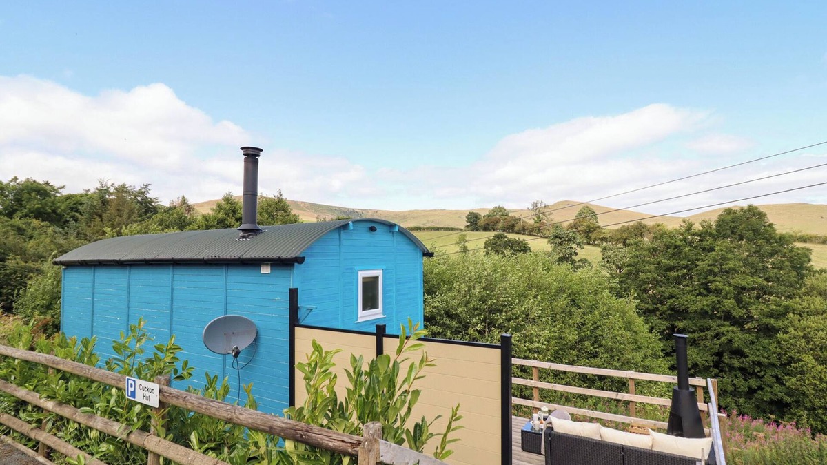 Oswestry Cottage | CUCKOO AT WILD VALLEY HUTS, pet friendly in Llanrhaeadr-Ym-Mochnant