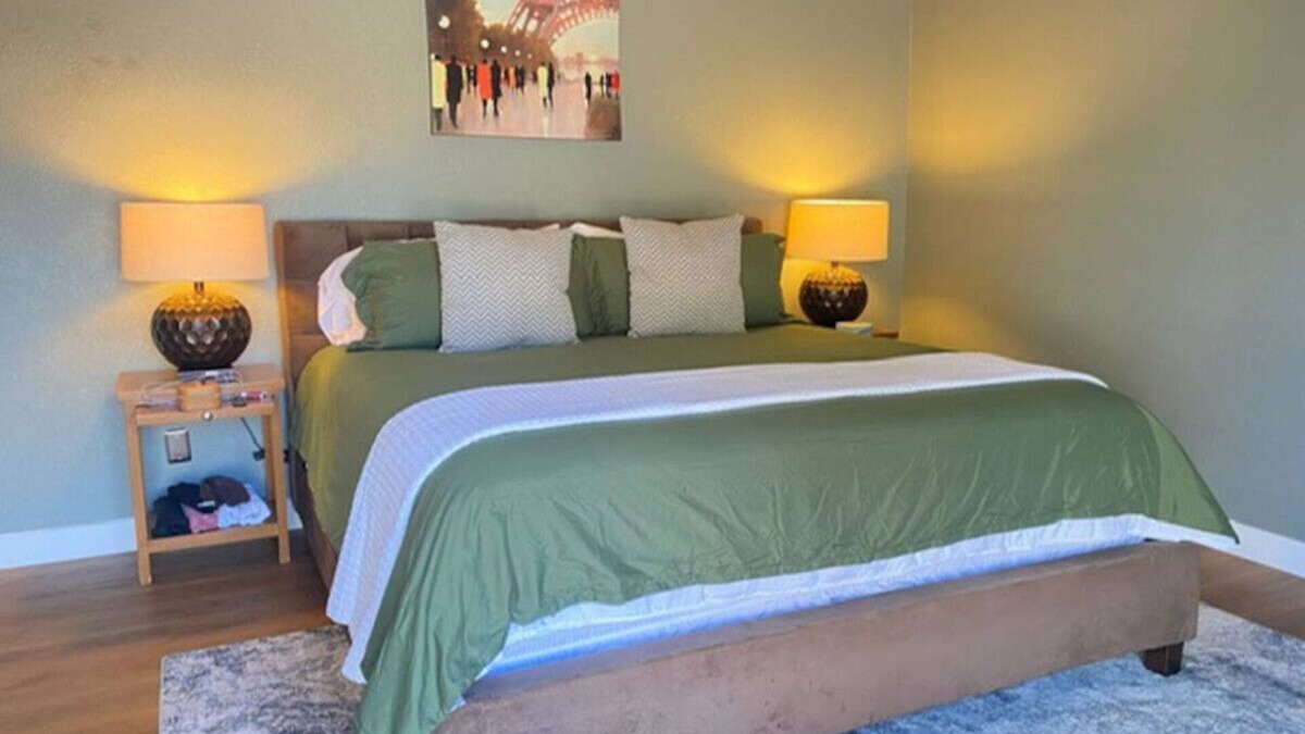 El G.H.E.K.O. House | Cul-de-Sac/Fenced with Pool/Quiet/3 BR 2 BA