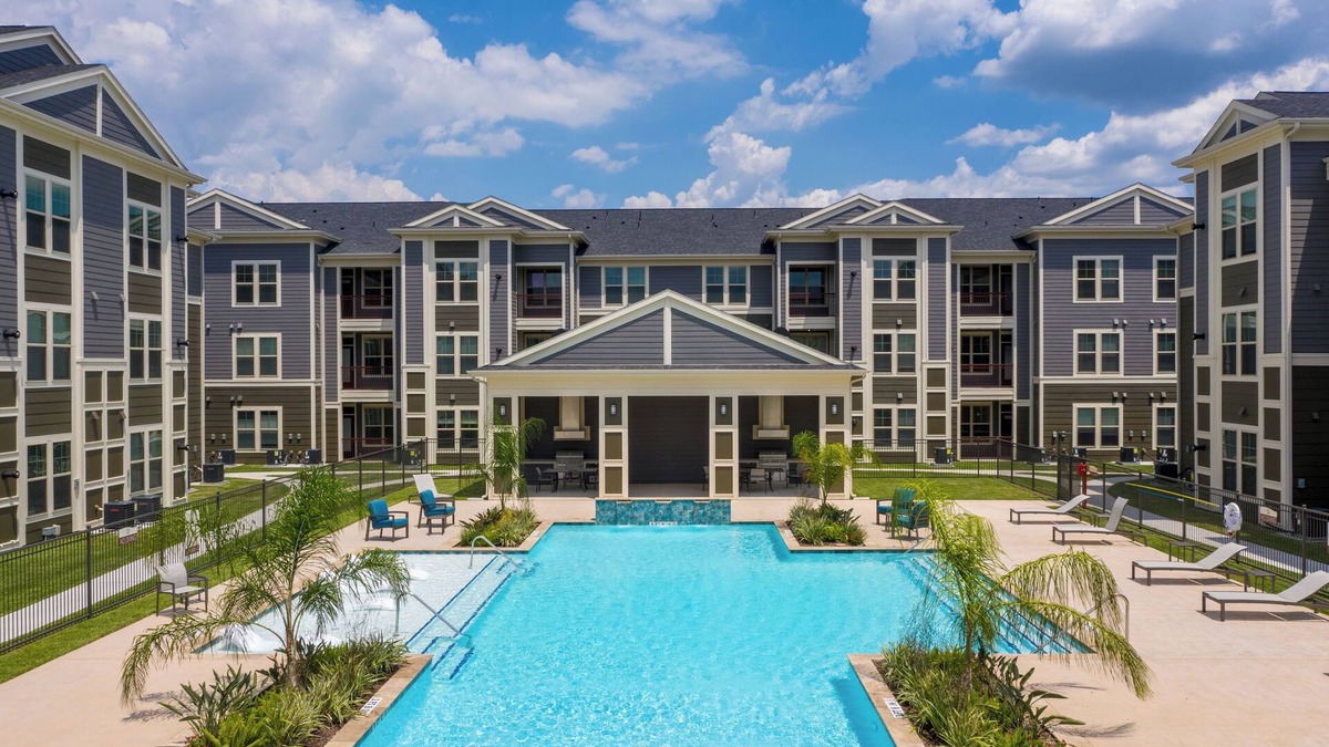 Southeast Houston Apartment | Cullen 8202 I Modern Design I 2bd/2bth I Parking