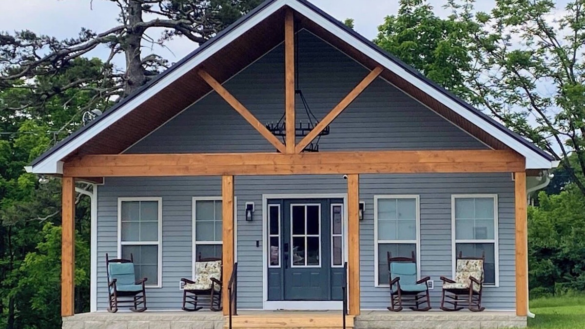 Livingston House | Culper Retreat- Charming 2-bedroom house in welcoming Cookeville with WiFi, AC