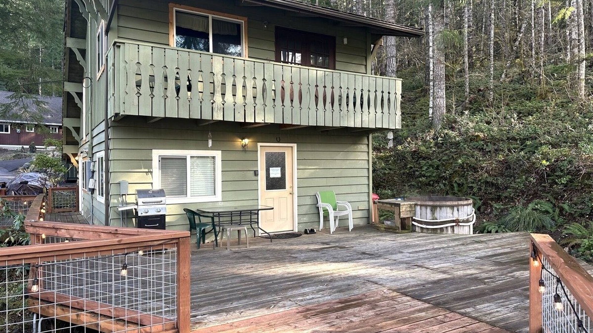 Packwood Cabin | Culps Cascade | Wi-Fi | 2 Bed, 2 Bath