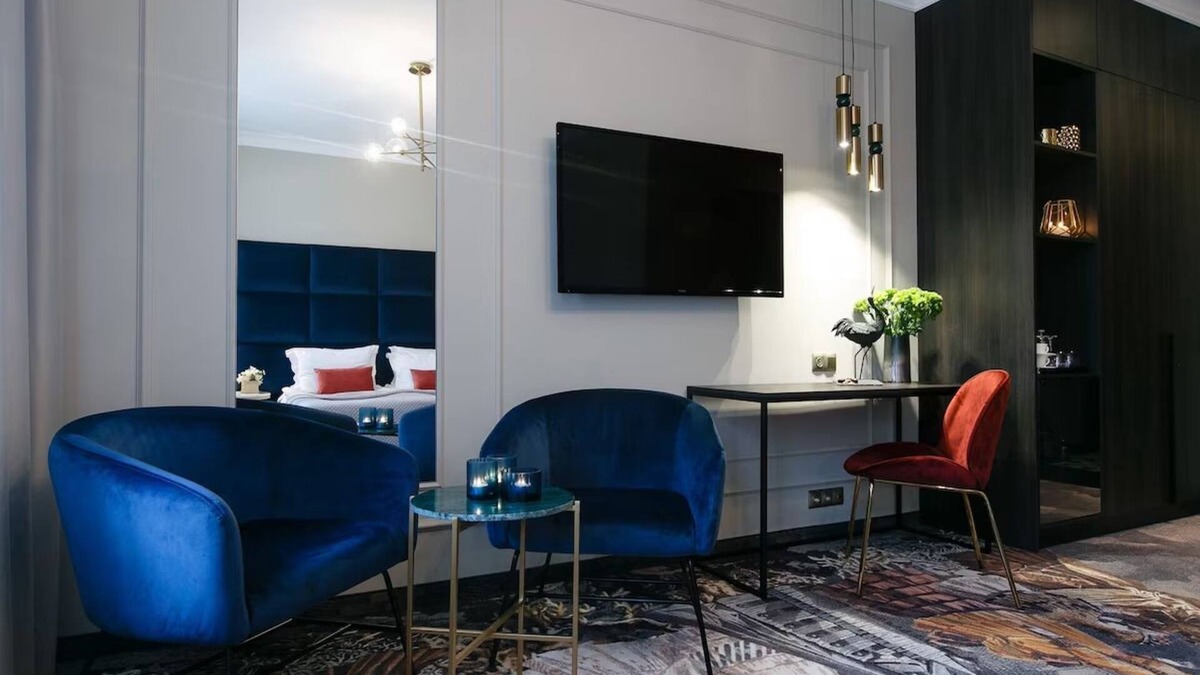 Stradom Hotel | Cultural Haven in Krakow's Heart | Premium Amenities | Elegant Atmosphere