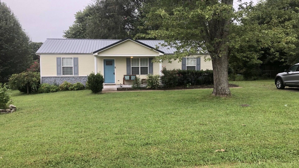 Smyrna House | Cumberland Cottage, 1 level house just off I-24, near Murfreesboro and Nashville