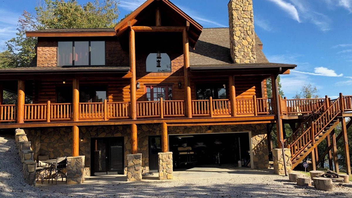Nancy House | Cumberland Haven! One mile to Cumberland Point boat ramp and park.