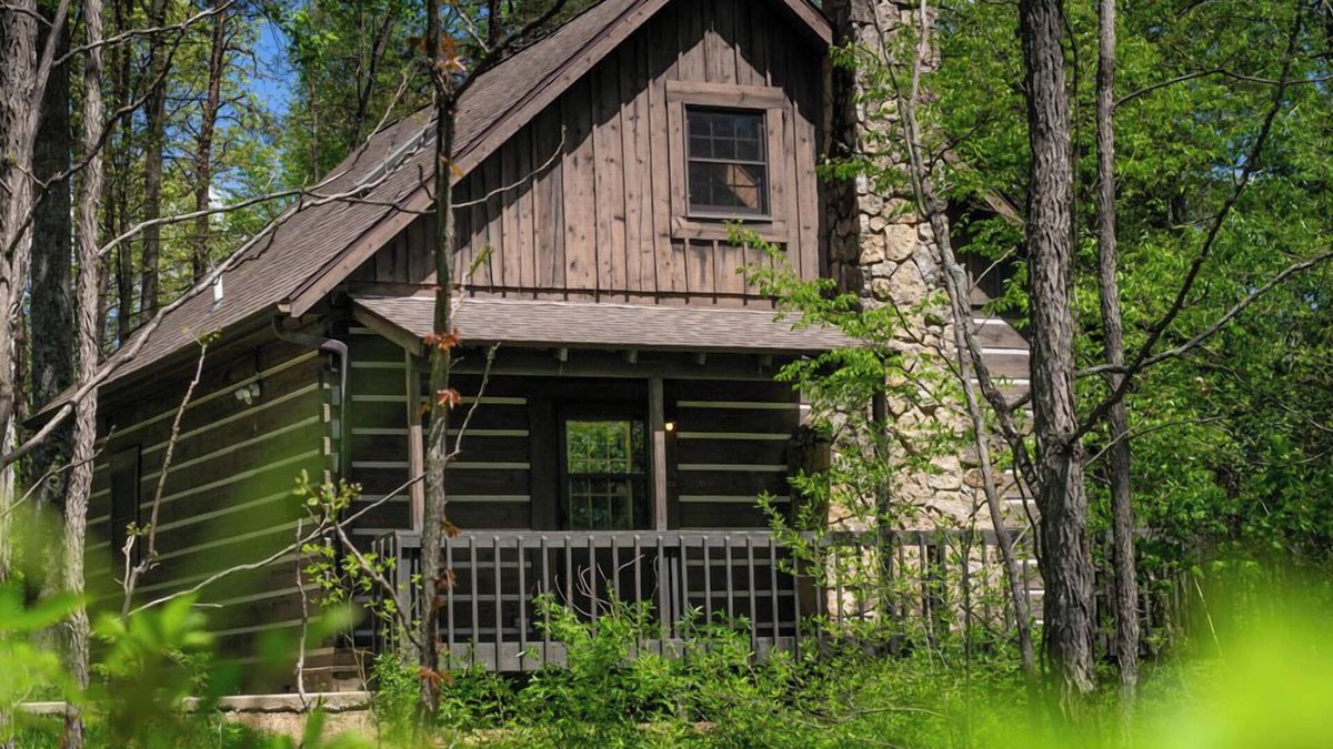 Logan Cabin | Cumberland - Hosted by The Chalets