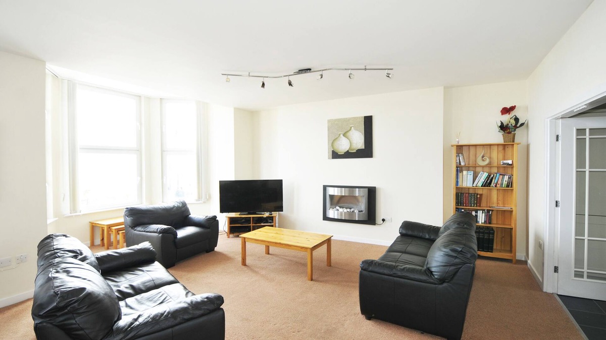 Douglas Apartment | Cunard Apartments