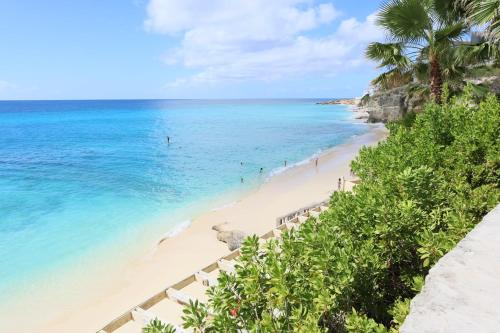 Maho Apartment | Cupecoy Beach Club Condo
