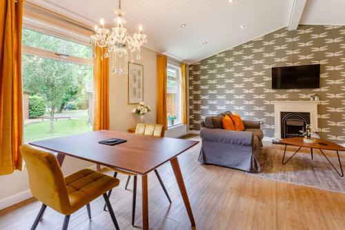 Churchill House | Cupid's Lodge