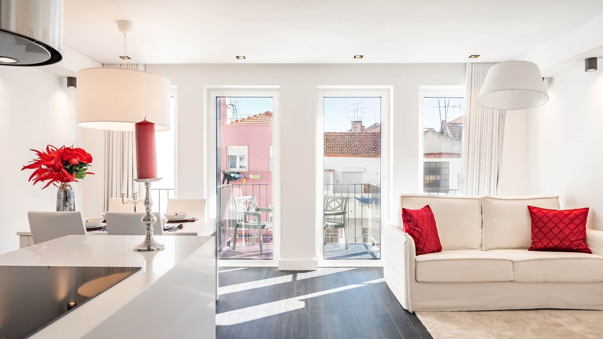 Santa Engracia Apartment | Curcumin Silver Apartment, Wifi, AC !new!