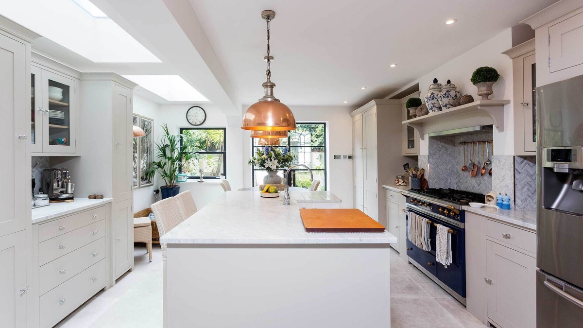 Town House | Curiouser and Curiouser, by Veeve