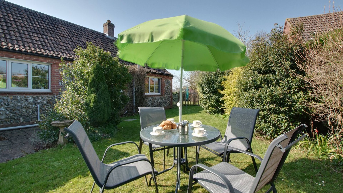 Langham House | Curlew Cottage - Two Bedroom House, Sleeps 4