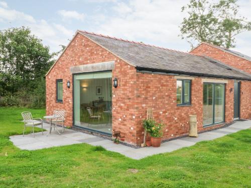 Shocklach House | Curlew