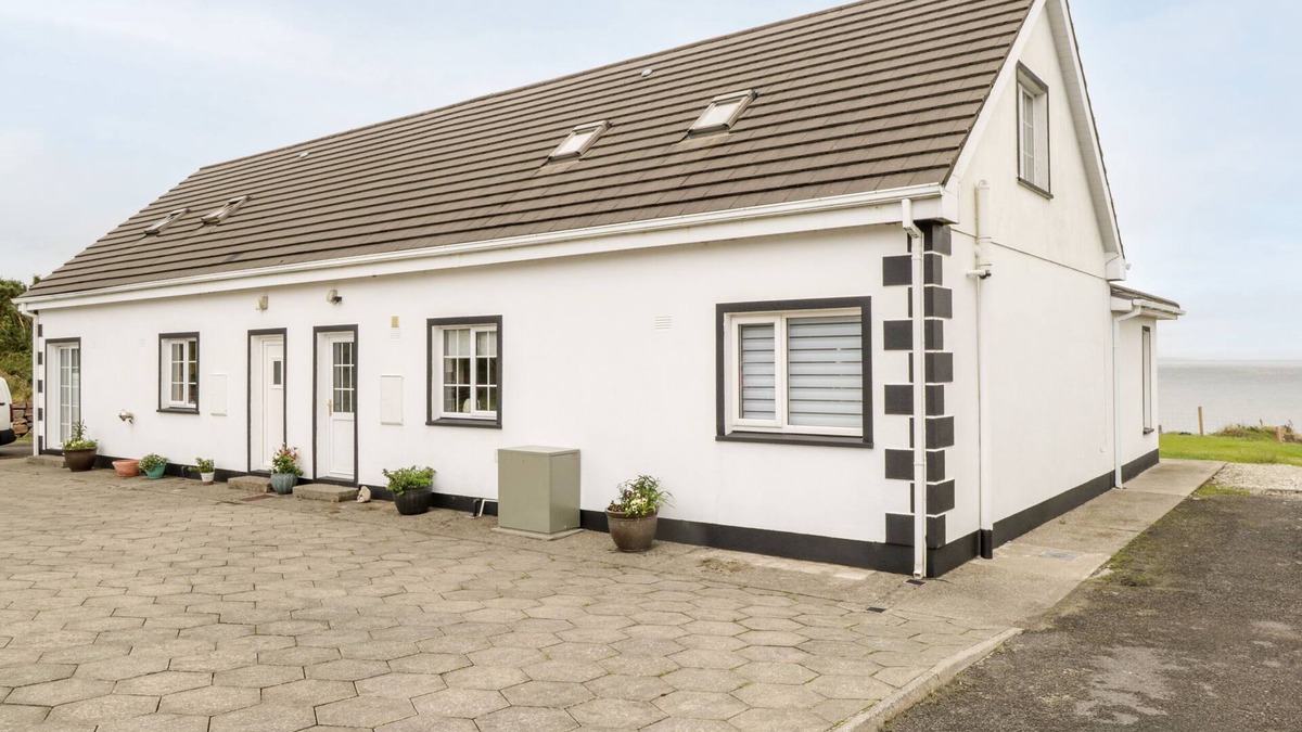 Mulranny Cottage | CURRAGH HILL, family friendly in Mulranny, County Mayo