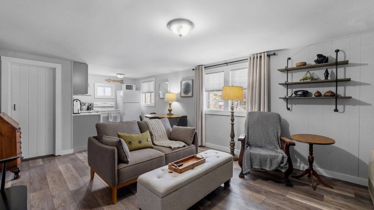Bradford Cottage | Current Cottage: Waterside 1 Bed 1 Ba Private Pond