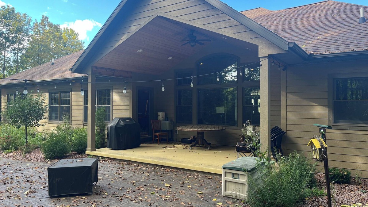 Forest Junction House | Custom 3 Bedroom Home South of Green Bay Built for Entertaining