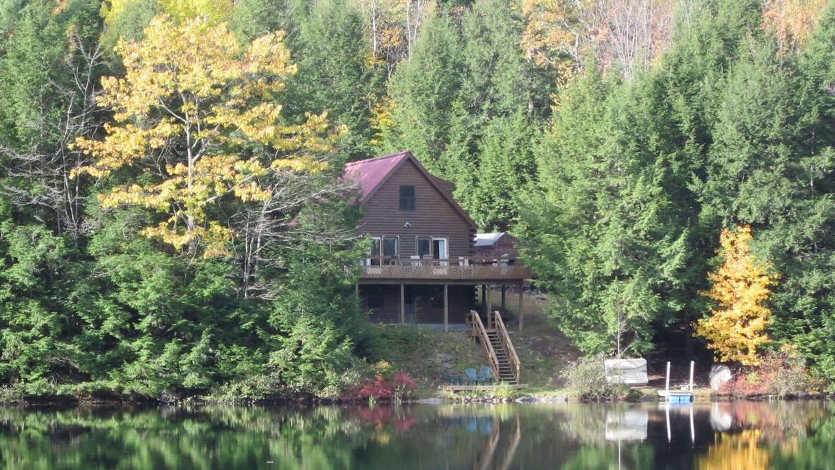 Fair Haven Cabin | Custom 3-br Log Home: Perch Pond