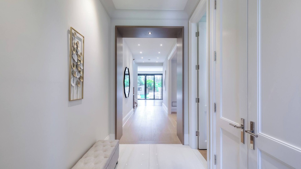 Etobicoke House | CUSTOM BUILD LUXURY 4 BED + 6 BATH HOUSE