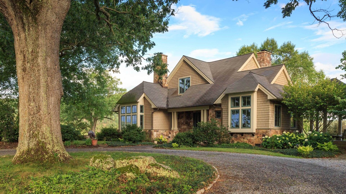 Millboro Springs House | Custom-Built Home On 165-Acre Farm On The Cowpasture River
