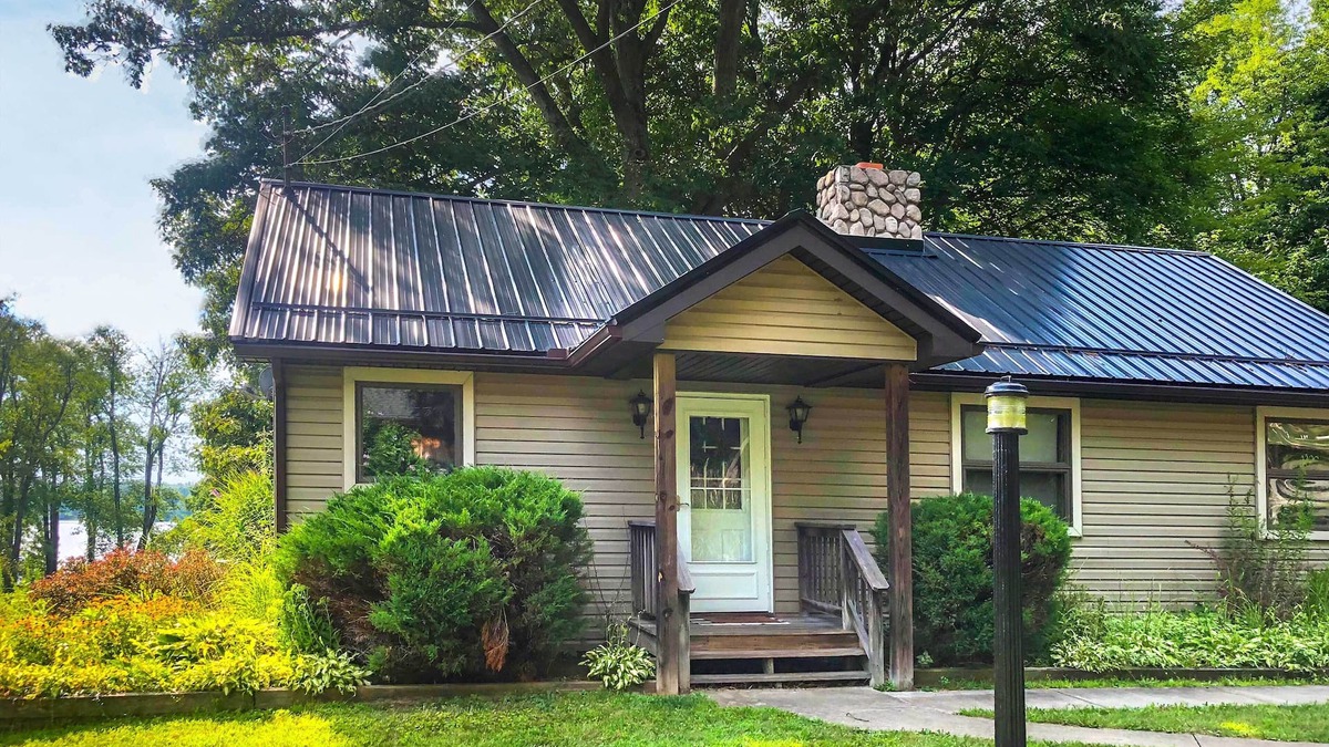 Westford Cottage | Custom-Built Lakefront Cottage w/Spacious Yard!
