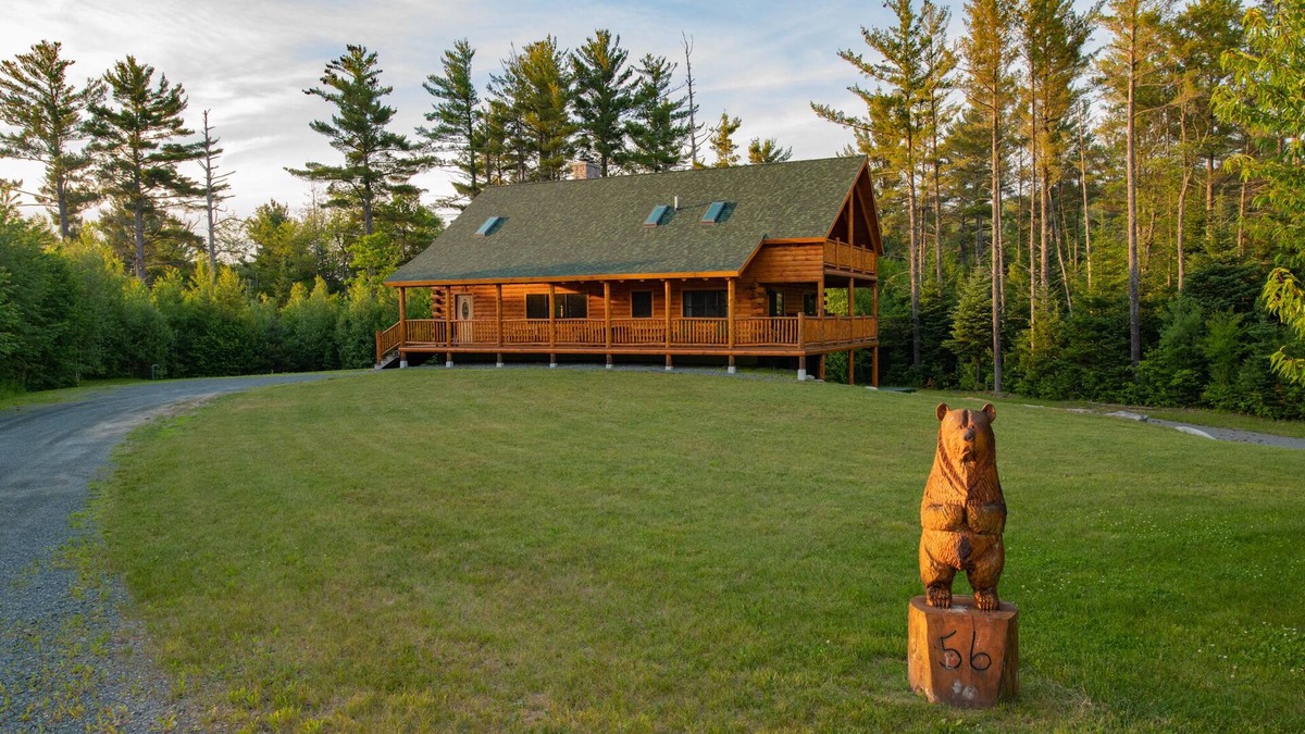 Twin Mountain Cabin | Custom Built Log Cabin Mt Washington, Bretton Woods Cannon Franconia 3 King beds