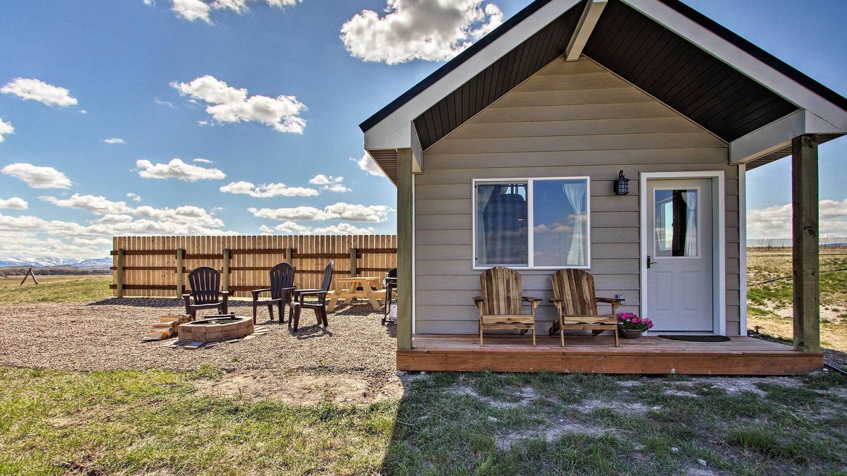 Augusta Cabin | Custom Cabin Augusta Mt 360 View on Rocky Mtn Frnt