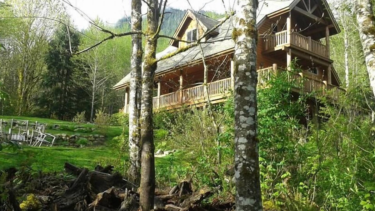 Skykomish Cabin | Custom Cabin On 5 Secluded Acres With Mountain Views!