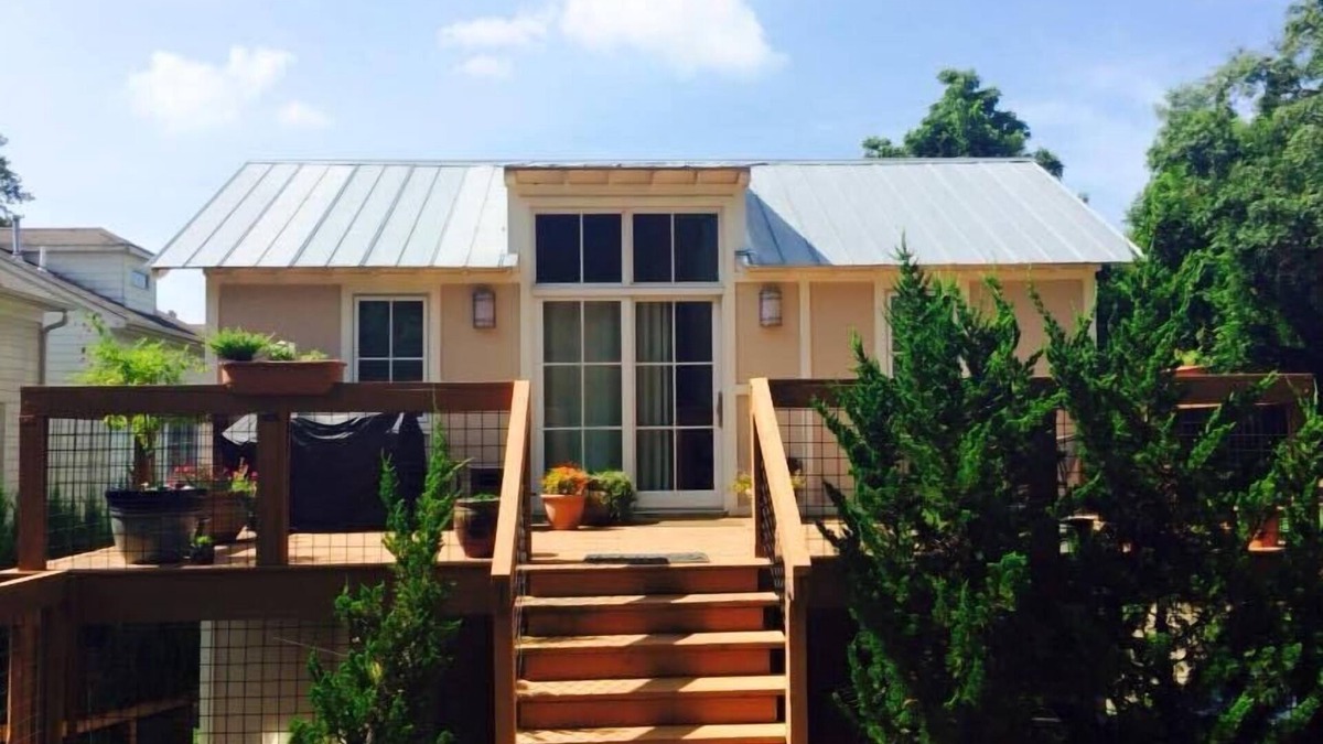 Oxford Apartment | Custom Guest House Just a Stroll Away From the Square