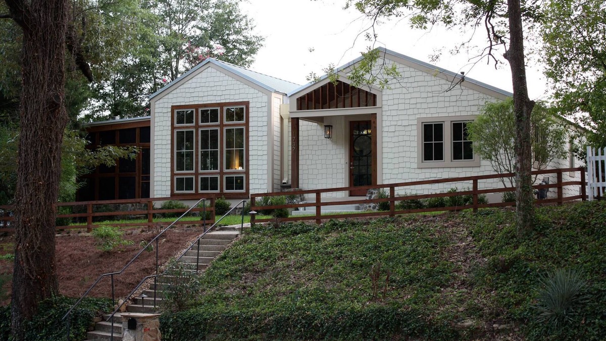 Oxford House | Custom home just off the Oxford Square