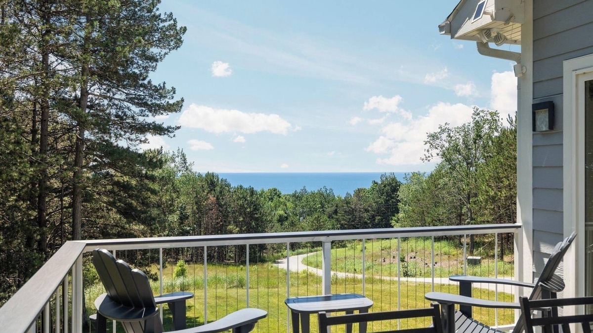 Arcadia House | Custom Home near Arcadia Golf, Lk MI
