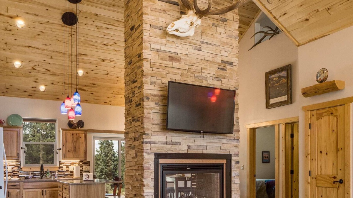 Angel Fire House | Custom Home with Two Private Master Suites and Heated Garage