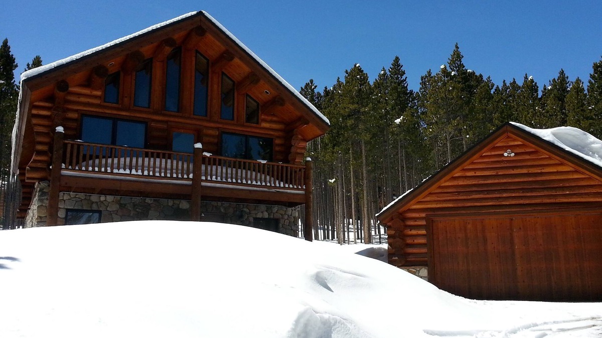 Timber Trail House | Custom Log Home - True Ski-in/Ski-Out - Secluded & Beautiful!