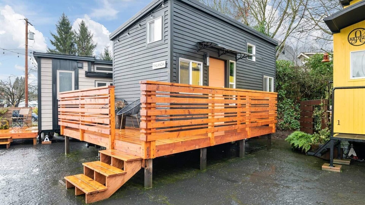 Kerns House | Custom Tiny Home w/ Finnish Vibe, Firepit, Kitchen