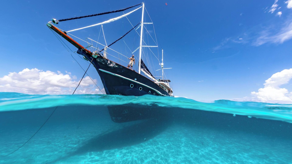 Spanish Wells Boat Rental | Custom Yacht Anchored off Harbor Island with WiFi, AC, Captain, Chef, -8 Guests
