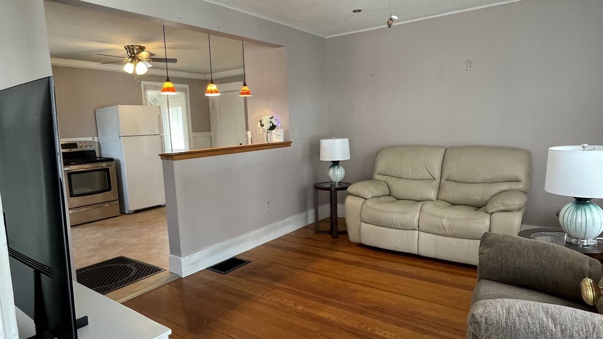 Bedford House | Cute 1 Bedroom home with pool, in season, off street parking and fenced yard.