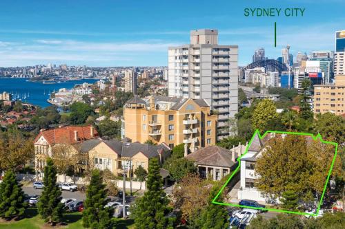 North Sydney Apartment | Cute 1 bedroom with sunny courtyard garden
