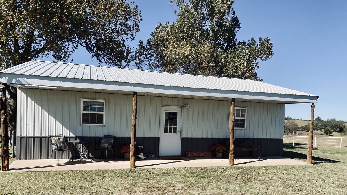 Mulhall Other | Cute 2 bedroom/1 bath house located on ranch 5 miles west of I35.