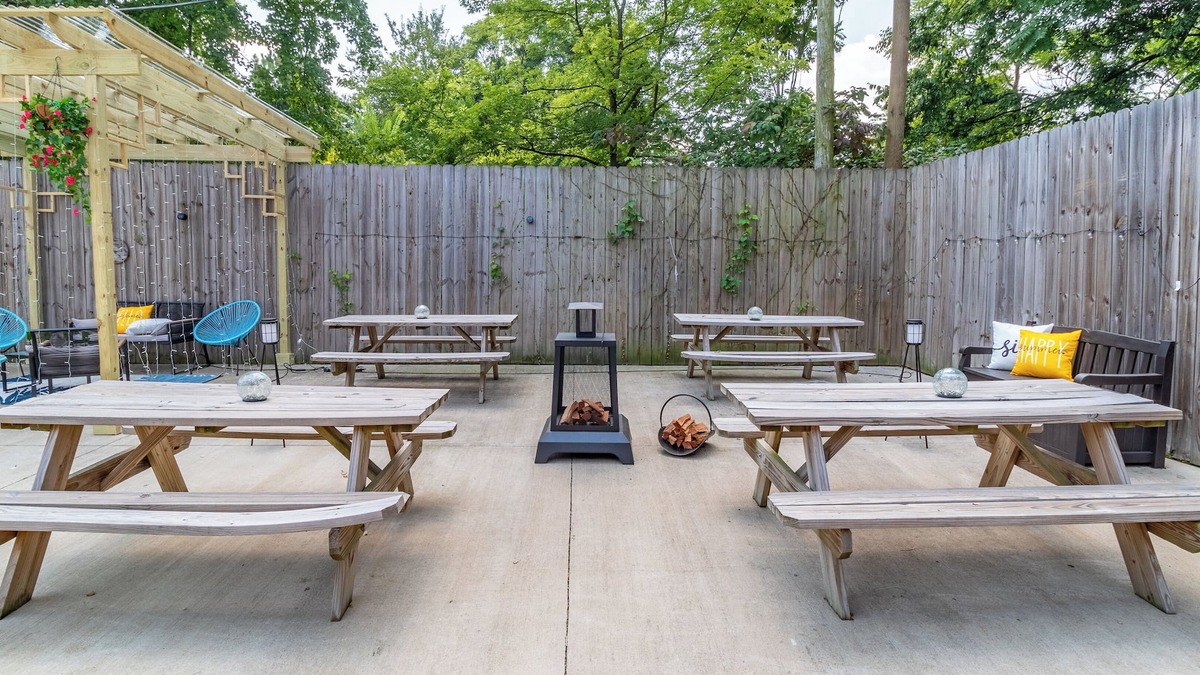 Cooper-Young Historic District House | Cute 2 bedroom close to downtown and walking distance to restaurant