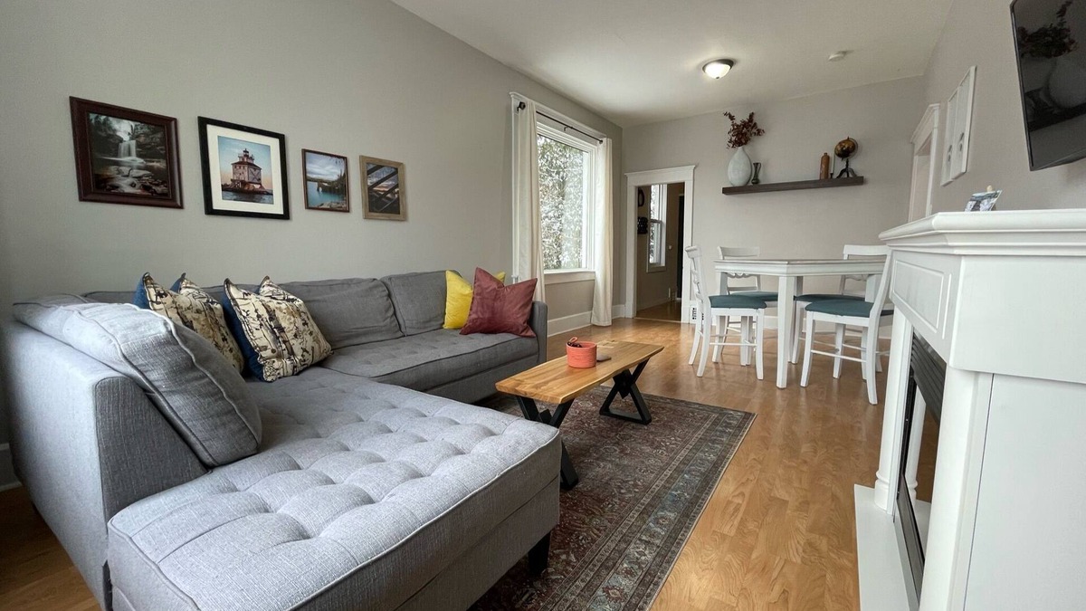 Thunder Bay House | Cute 2 bedroom home, great for work, family or friends.