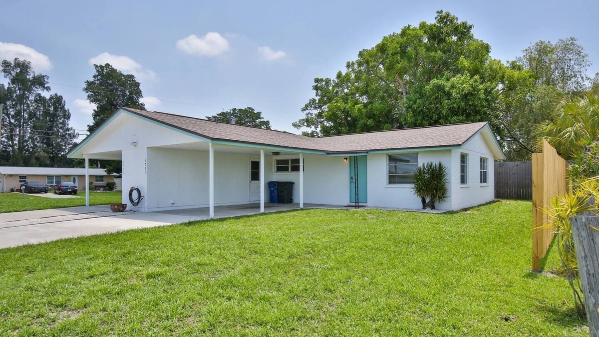 South Gate Ridge House | Cute 2 bedroom home close to it all.