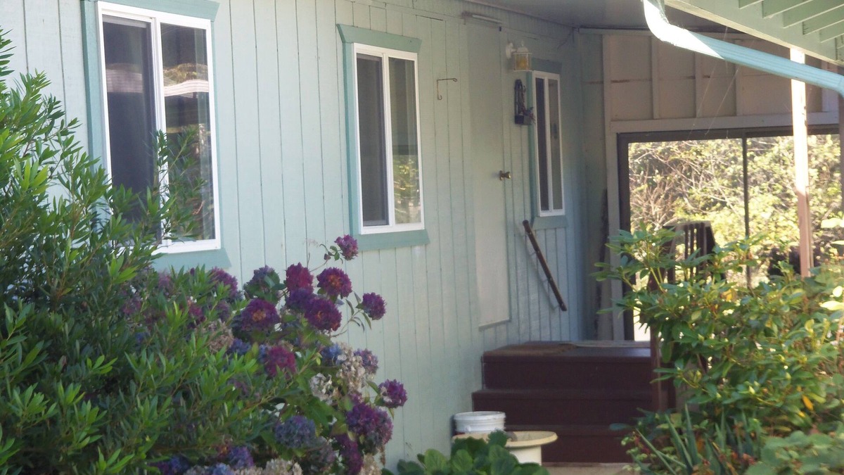 Grayland House | Cute 2 Bedroom house 3 blocks from the Beach