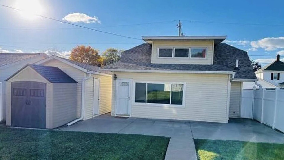 Moline House | Cute 2bed room bring lots of energy place to get away !