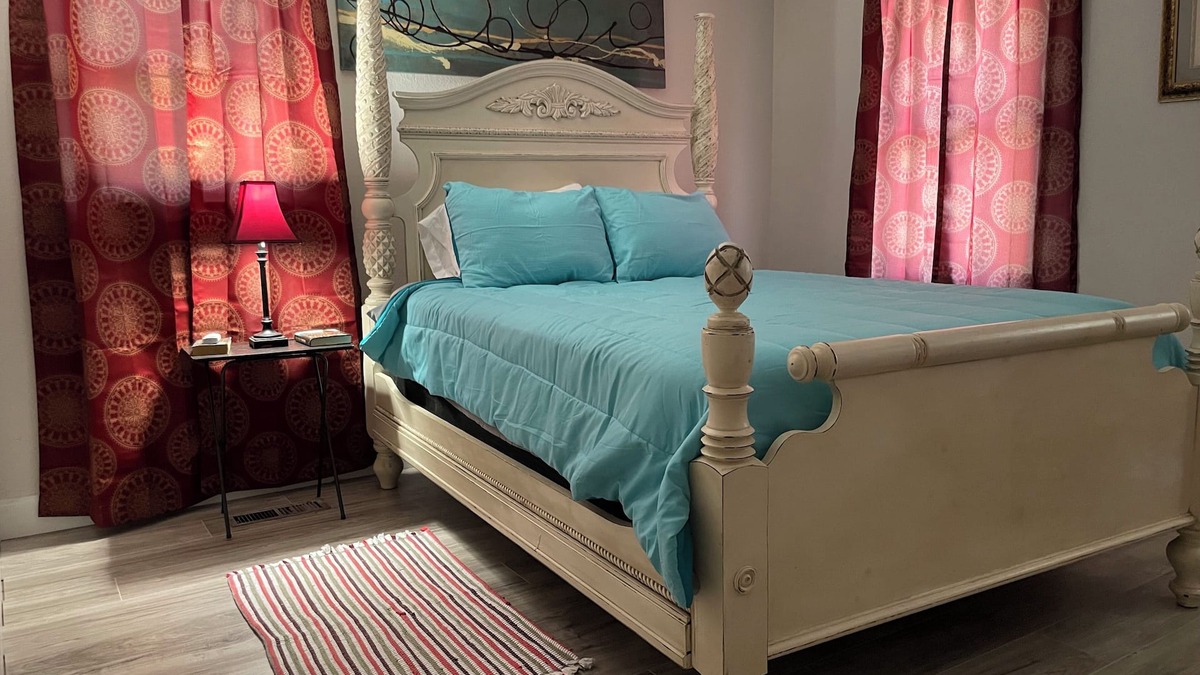 Hardy House | Cute 2BR Full Vacation Home near Spring River and Waterfall