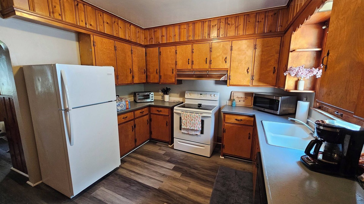 Austintown House | Cute 3 bd Pet Friendly house in Austintown Youngstown
