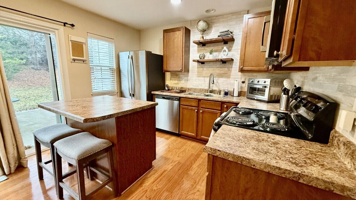 Greensboro House | Cute 3 Bedroom Home centrally located in the Triad.