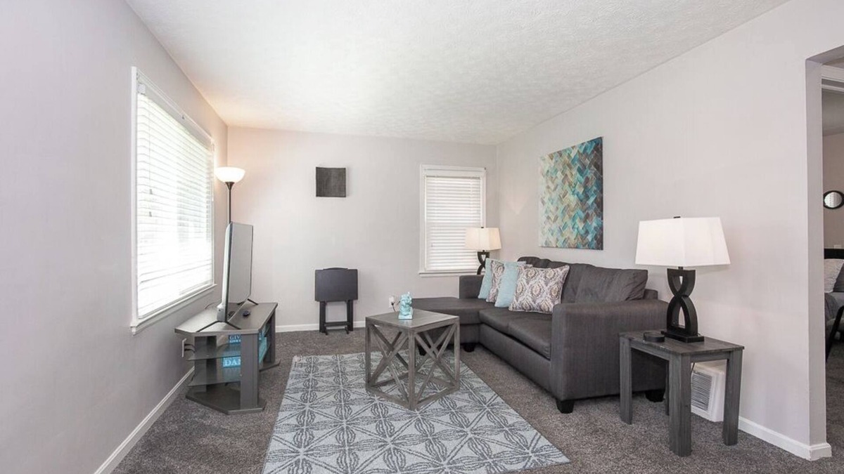 West Akron House | Cute 3Bdrm House | Laundry, Game Room, Backyard
